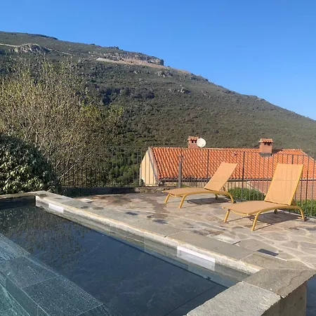 Villa Au Calme Vue Et Montagne *